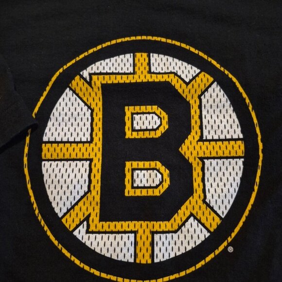 Boston Bruins boys size 18/20 black short sleeve shirt printed logo VGUC - Picture 2 of 6